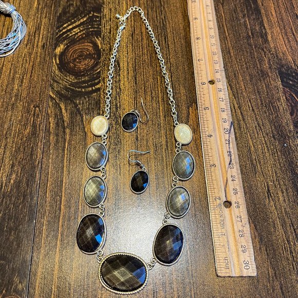 Gold - Brown/Tan Jeweled Necklace and Earrings Set - Picture 4 of 4